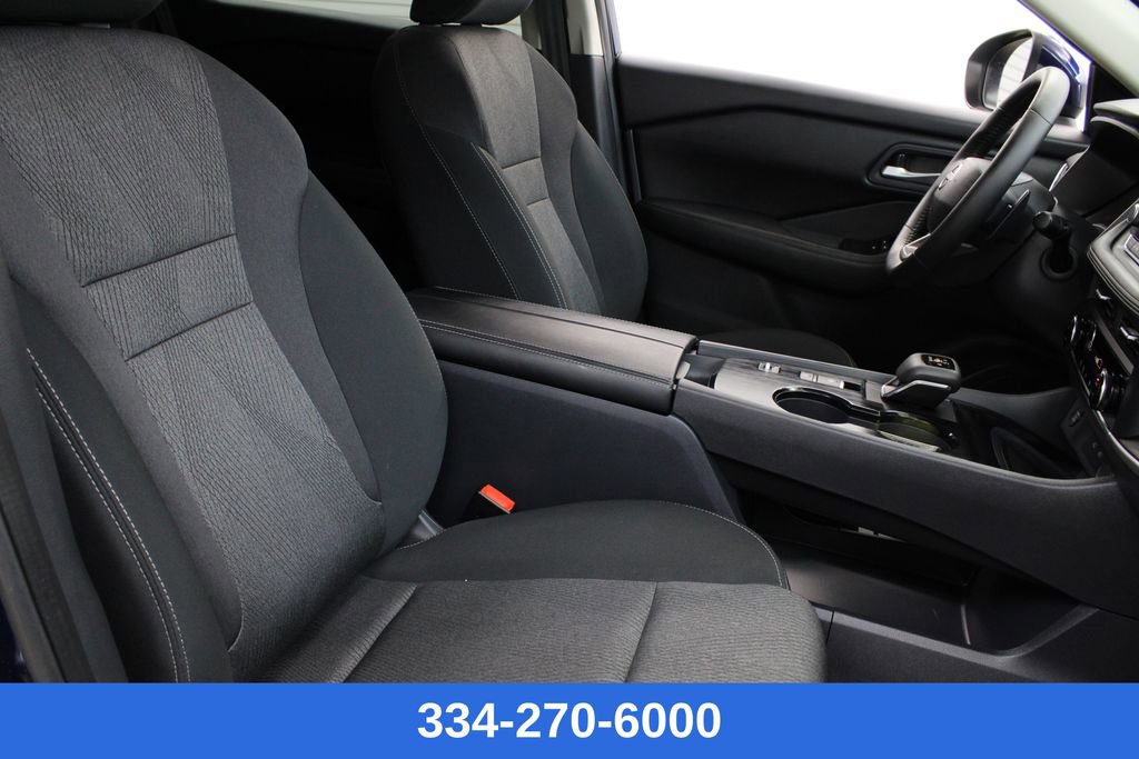 Certified 2025 Nissan Rogue SV image 22