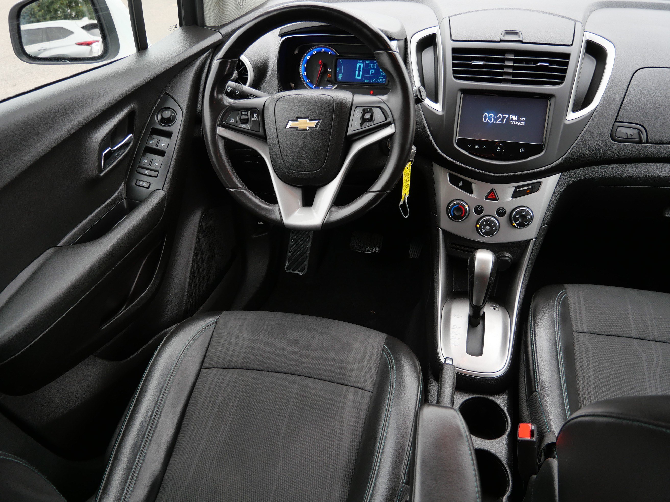 Used 2016 Chevrolet Trax LT w/ LT Convenience Package AWD/4WD image 9