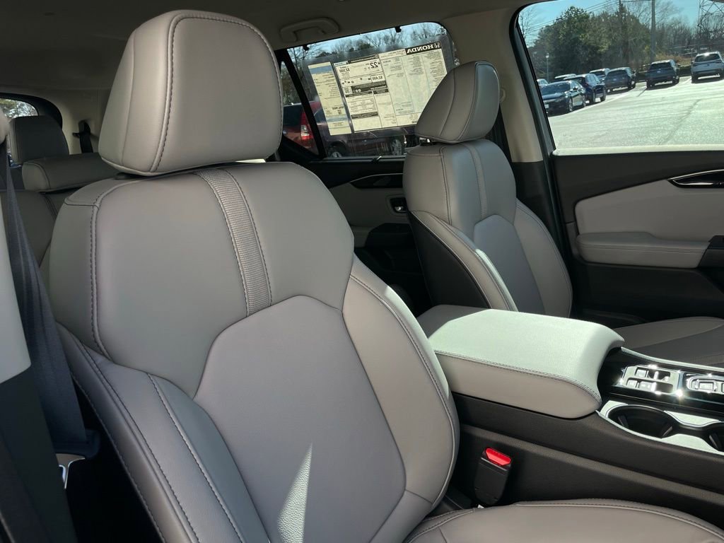 Used 2025 Honda Pilot EX-L image 29