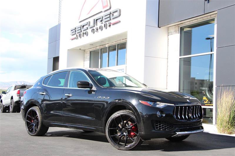 Used 2017 Maserati Levante w/ Luxury Package AWD/4WD image 1