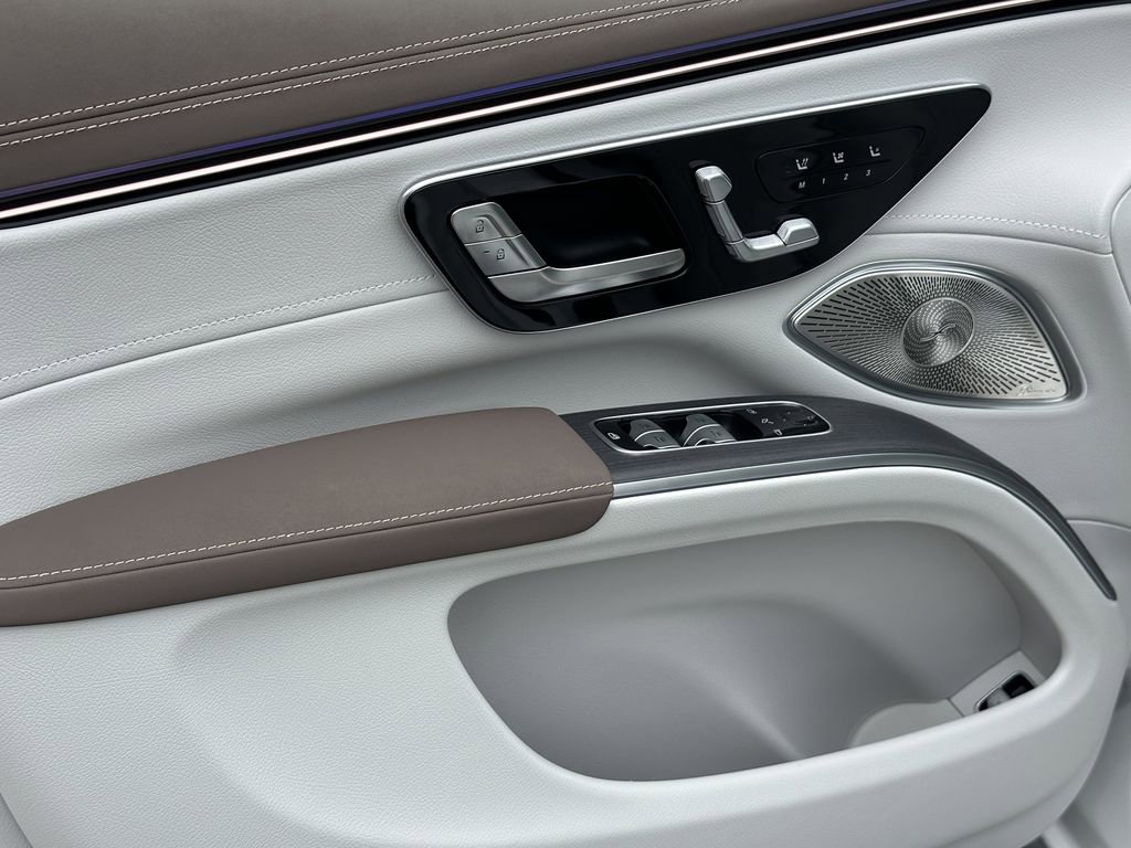 New 2026 Mercedes-Benz EQS 400 4MATIC SUV image 11