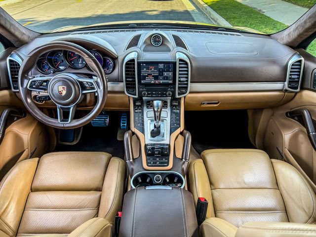 Used 2017 Porsche Cayenne GTS image 6