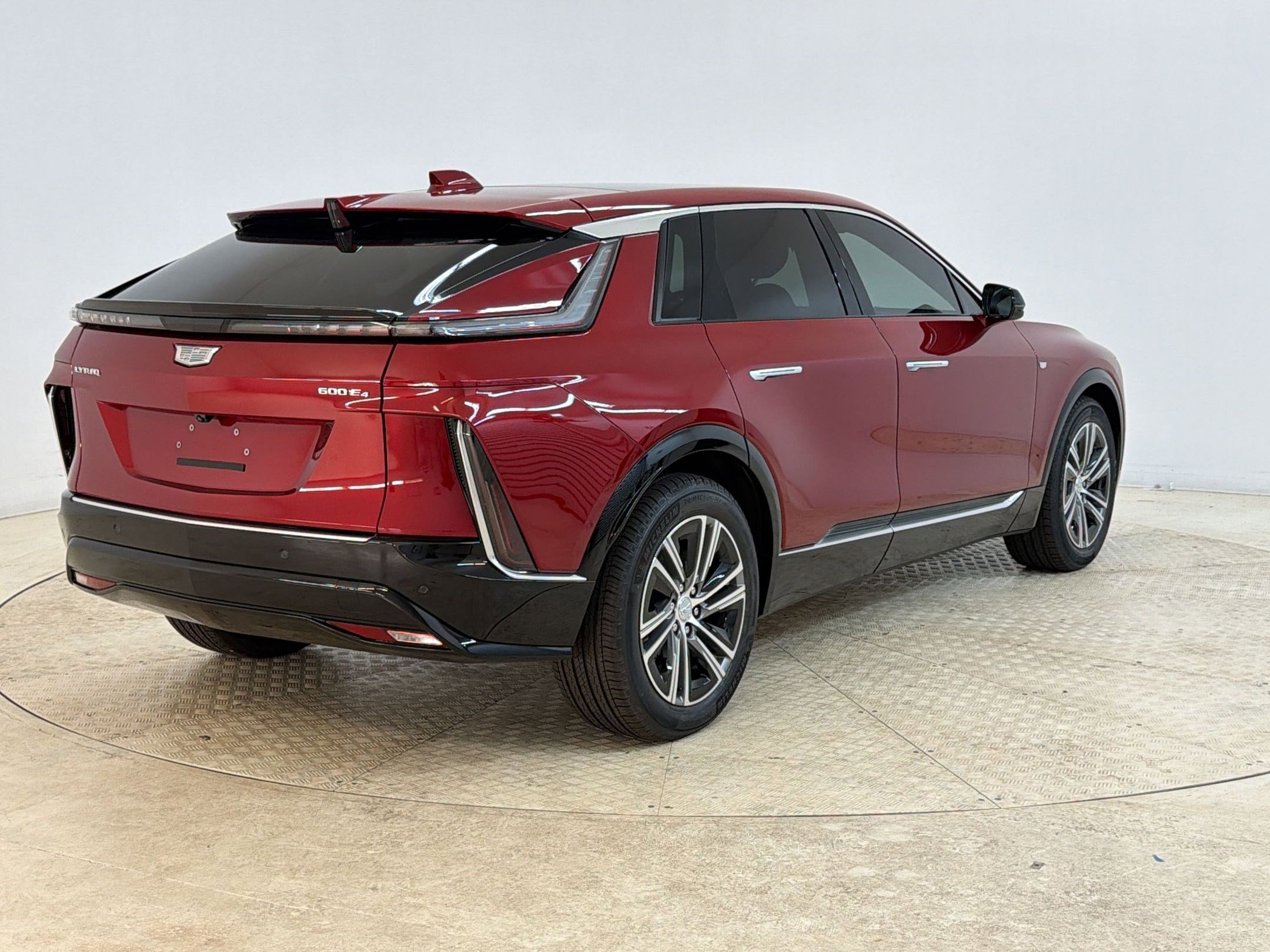 New 2026 Cadillac Lyriq Premium Luxury w/ LPO, Floor Liner Package AWD/4WD image 9