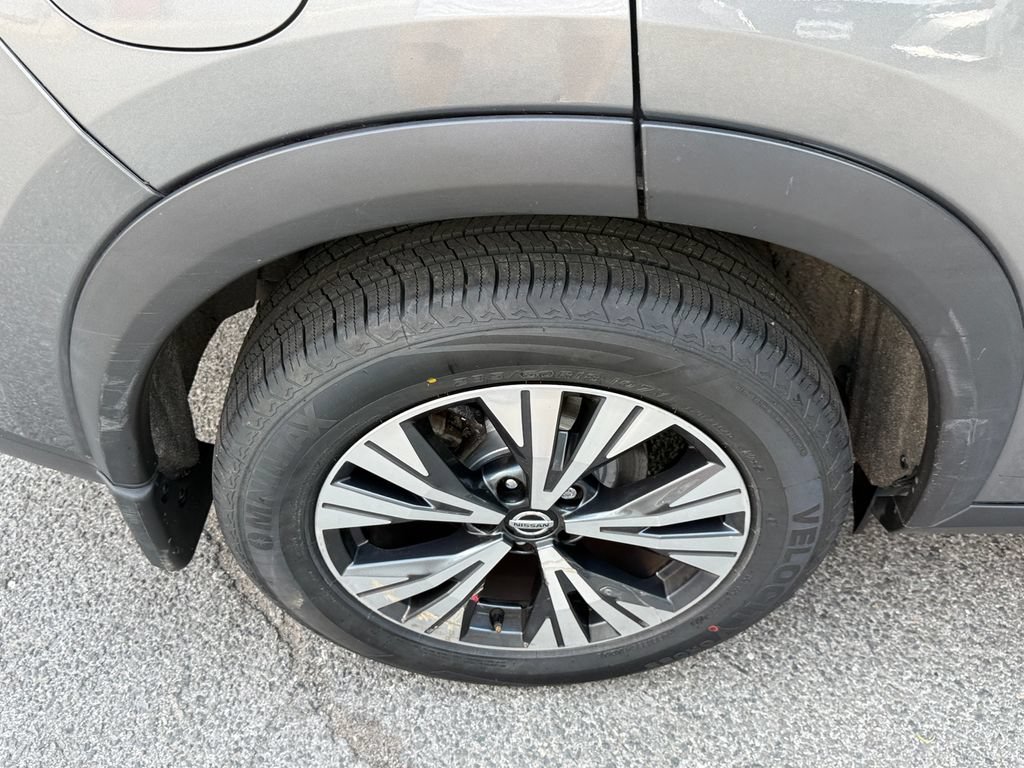 Used 2021 Nissan Rogue SV AWD/4WD image 11