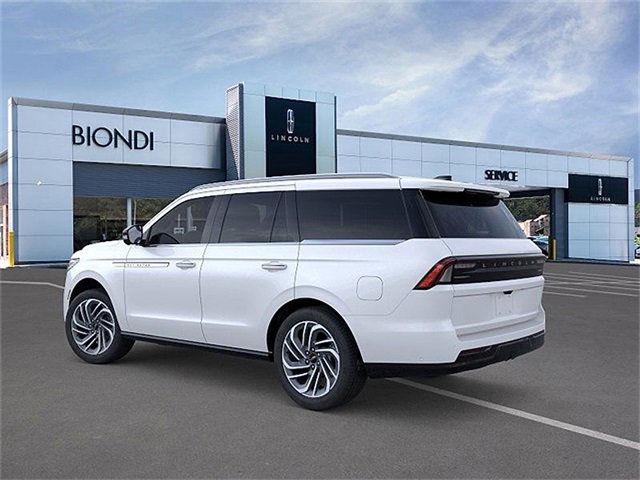 New 2025 Lincoln Navigator Reserve image 4