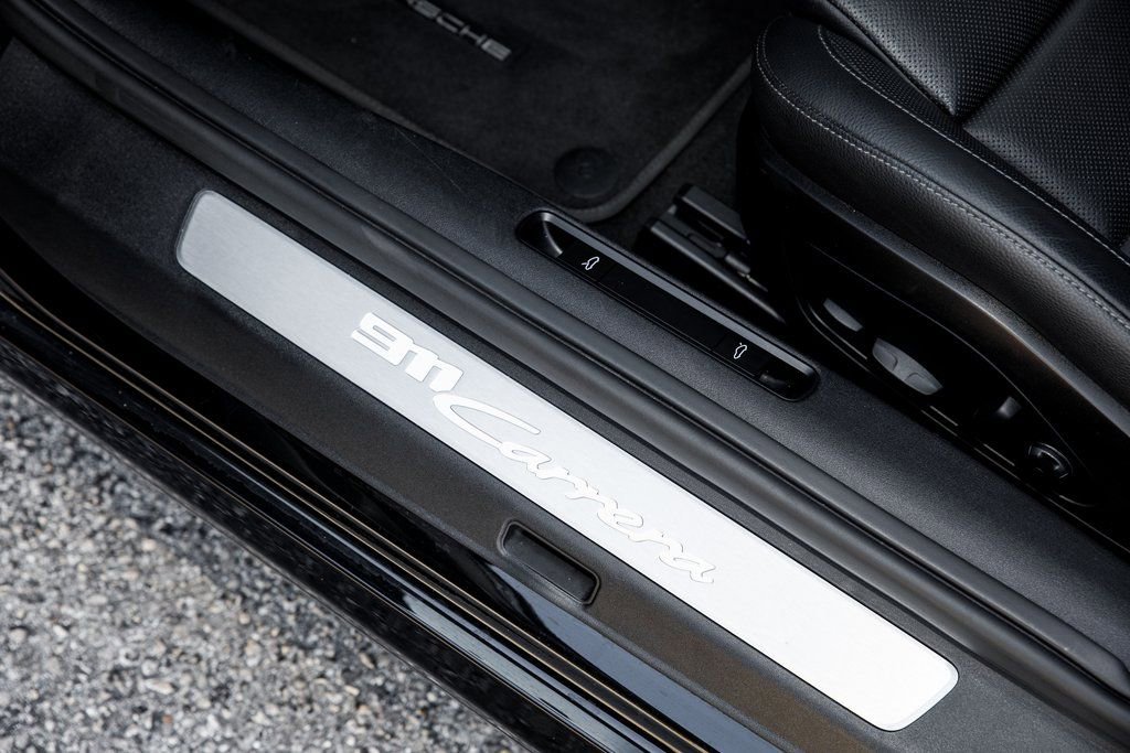 Used 2025 Porsche 911 Carrera RWD image 19