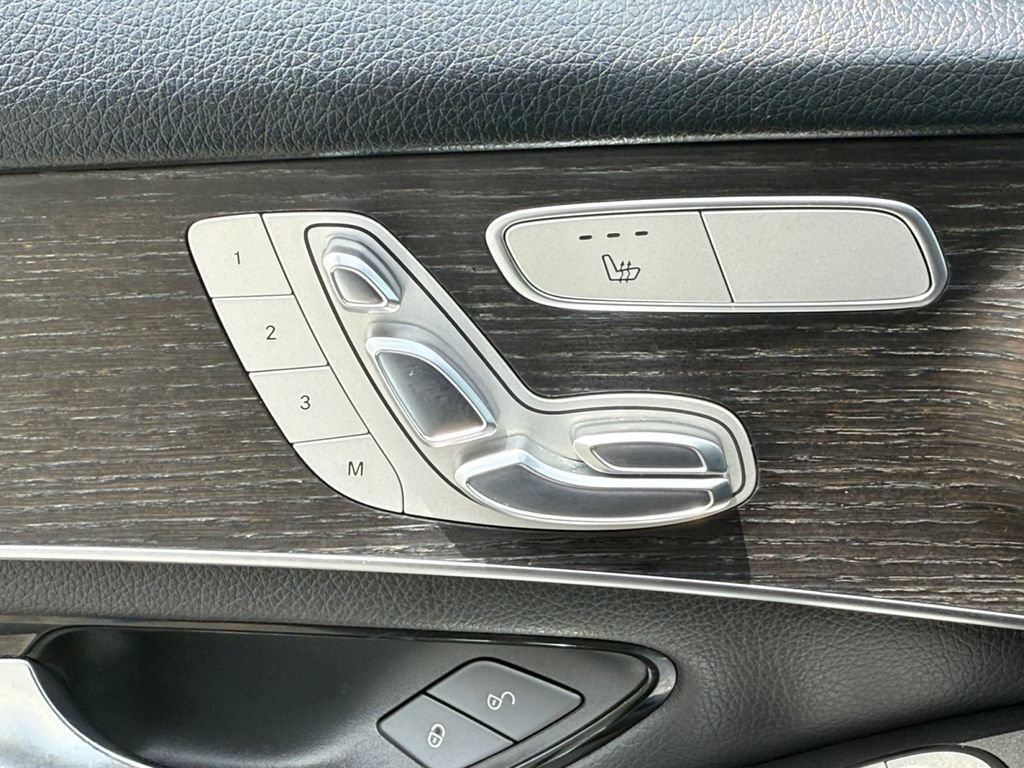 Used 2020 Mercedes-Benz GLC 300 4MATIC image 8