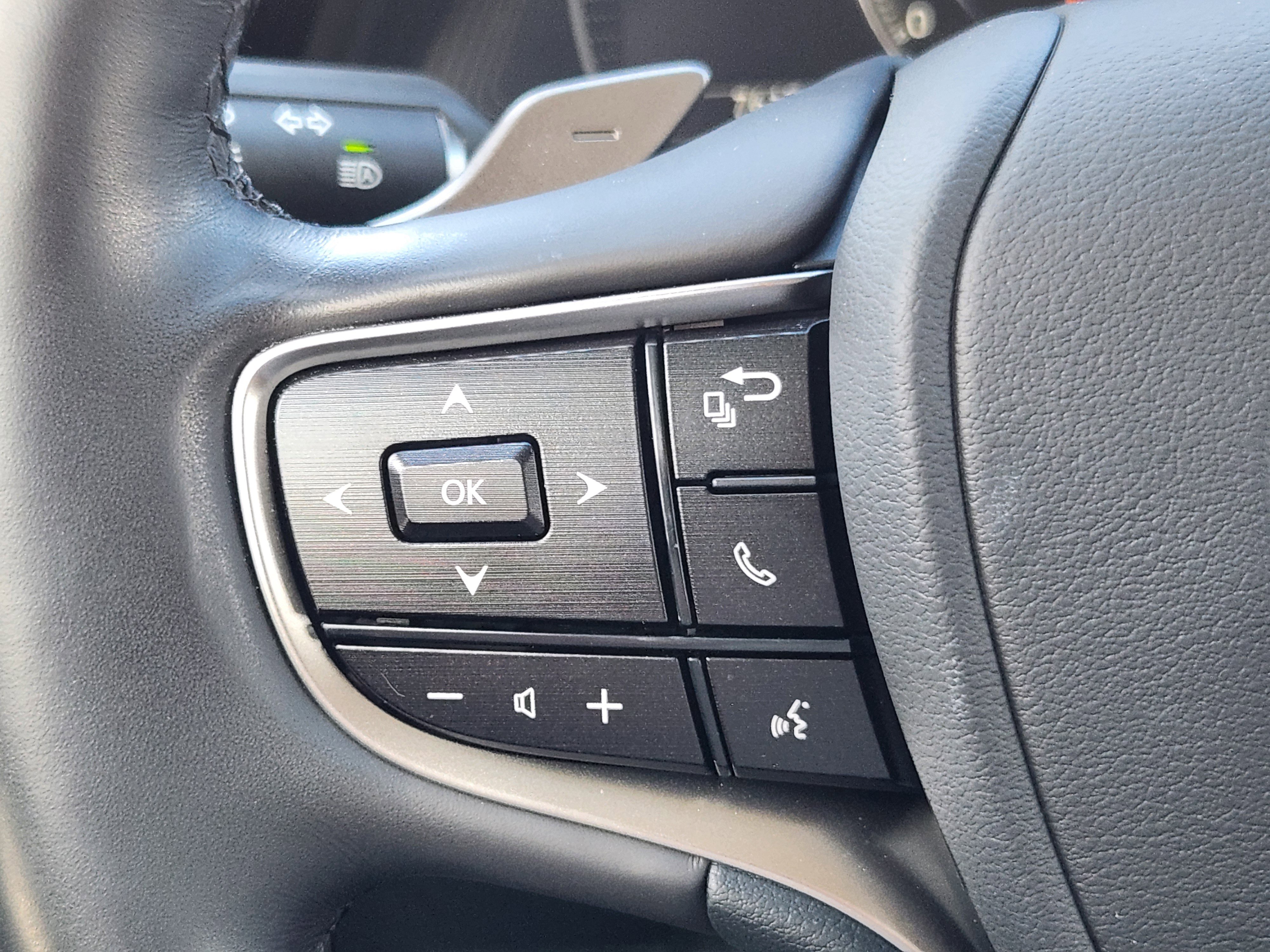 Used 2024 Lexus ES 350 Ultra Luxury w/ Accessory Package (Z2) image 32