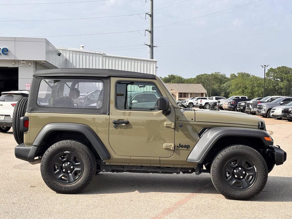 Used 2025 Jeep Wrangler Sport AWD/4WD image 3