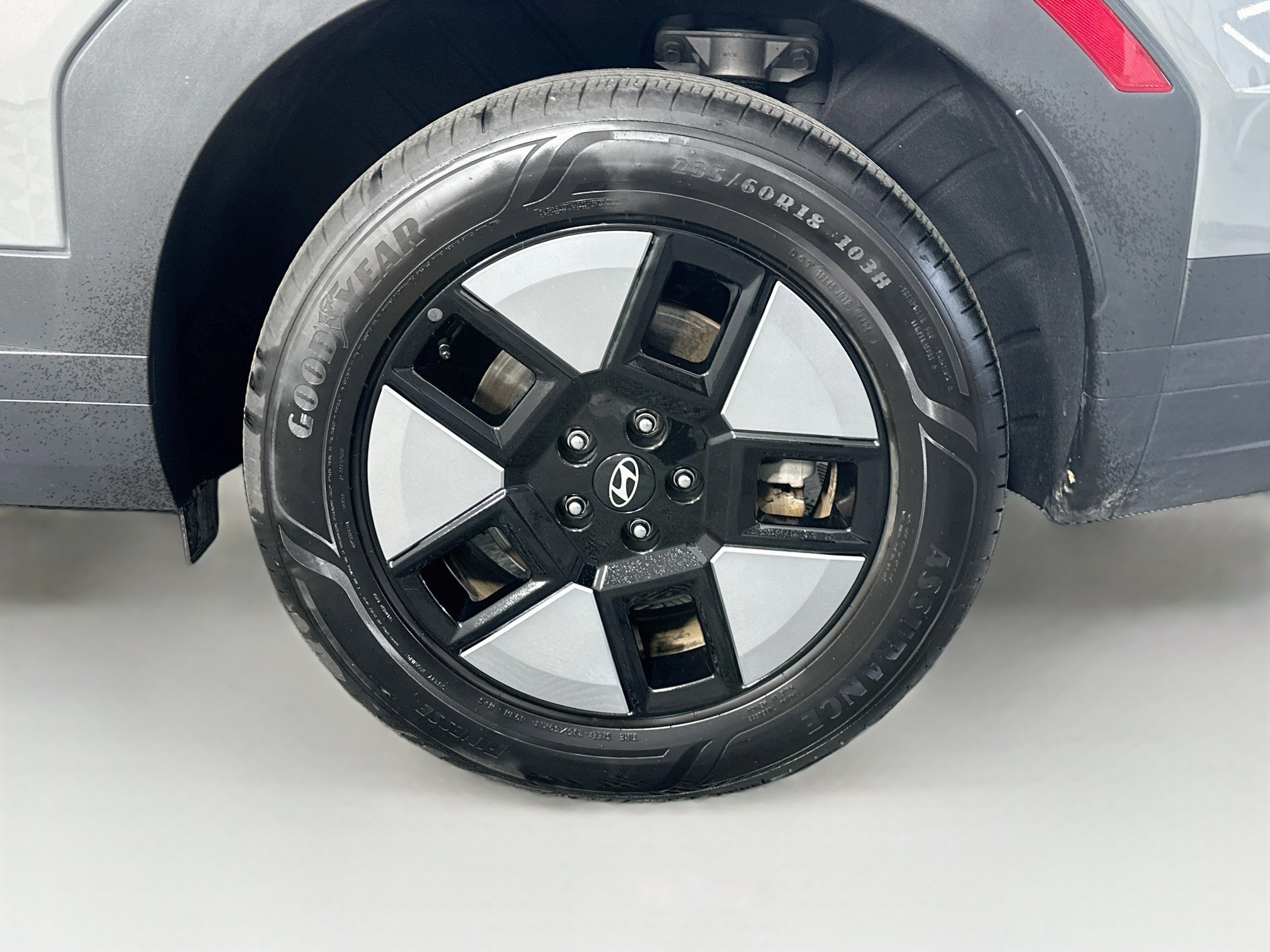 Used 2025 Hyundai Santa Fe SEL FWD image 11