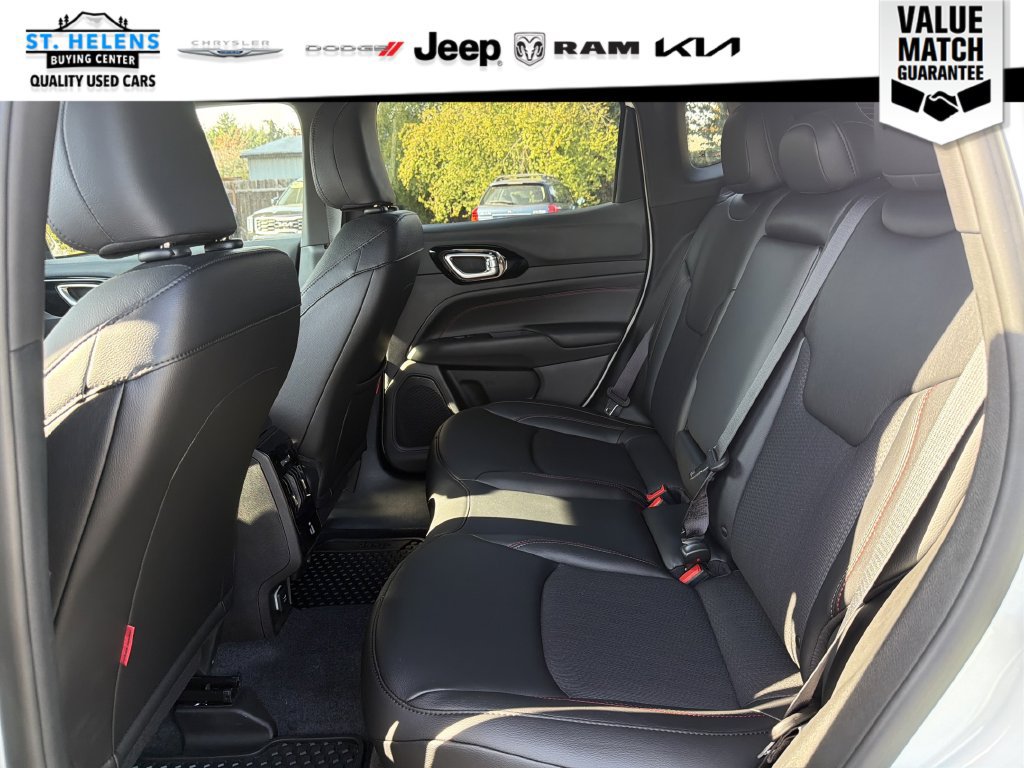 Used 2026 Jeep Compass Trailhawk AWD/4WD image 14