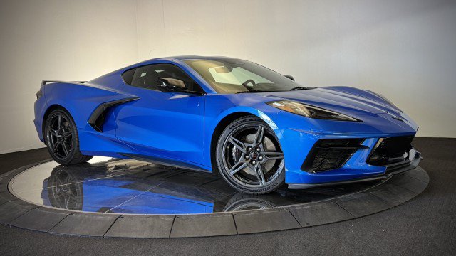 Used 2024 Chevrolet Corvette Stingray Premium Cpe w/ Z51 Performance Package RWD image 2