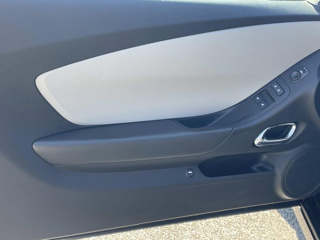 Used 2015 Chevrolet Camaro LS RWD image 13