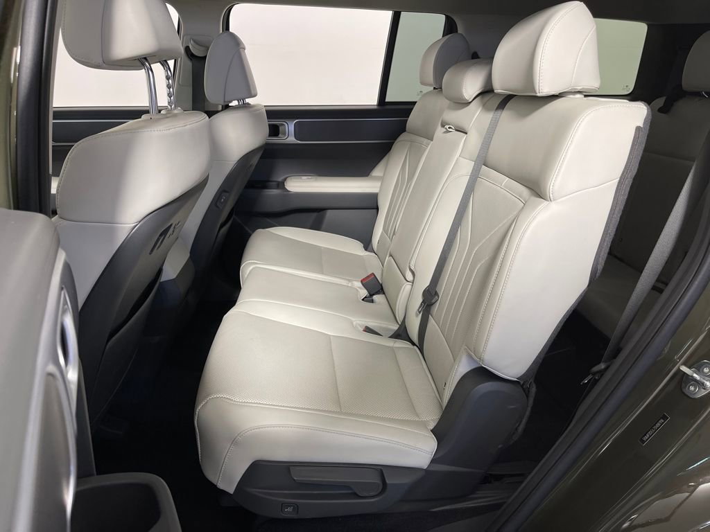 Certified 2025 Hyundai Santa Fe SEL AWD/4WD image 13