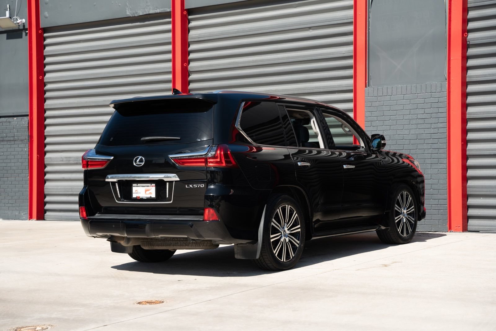 Used 2019 Lexus LX 570 4WD w/ Luxury Package image 9