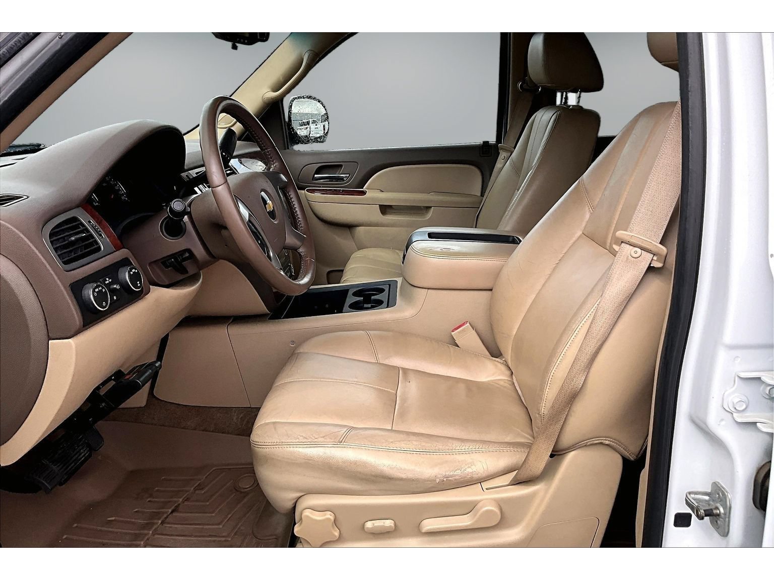 Used 2010 Chevrolet Suburban LT AWD/4WD image 21