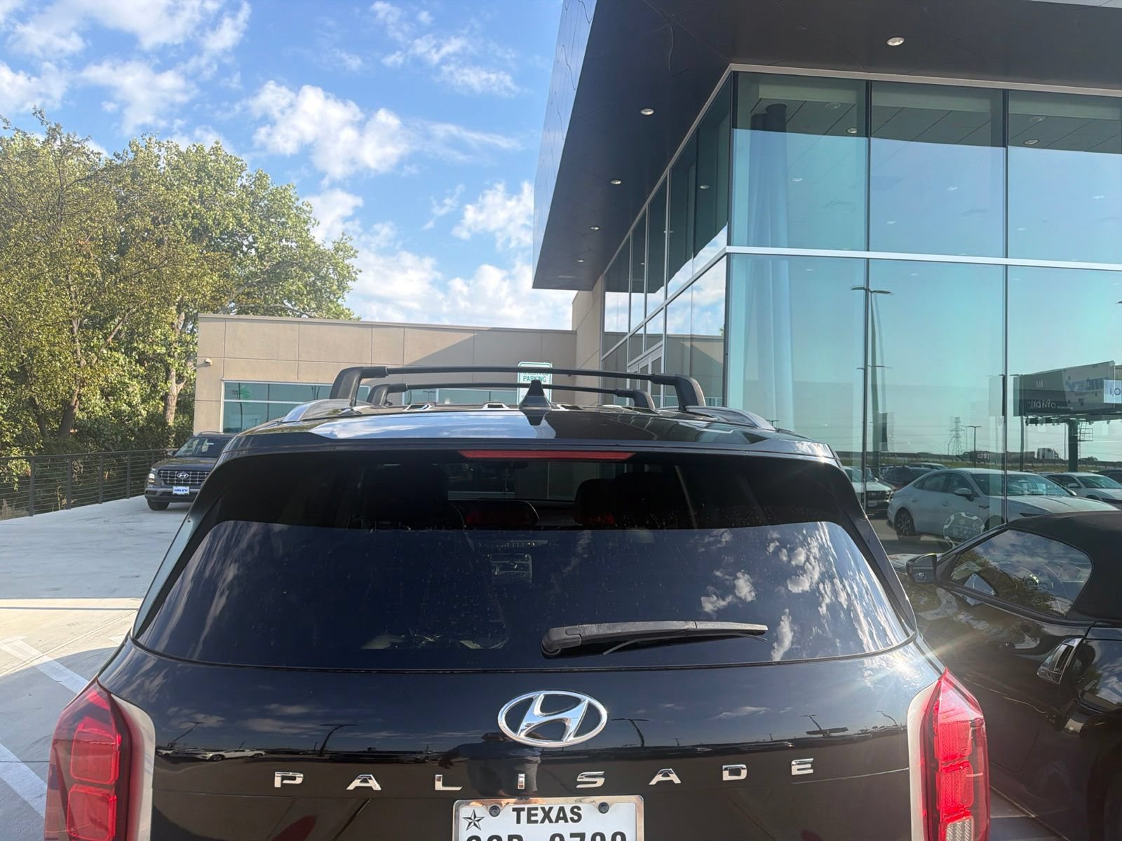 Used 2022 Hyundai Palisade SEL w/ Premium Package FWD image 5