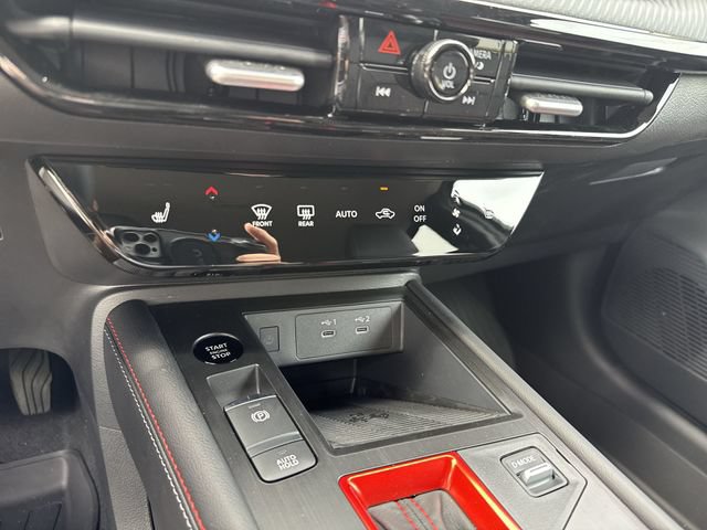 New 2026 Nissan Kicks SR FWD image 21