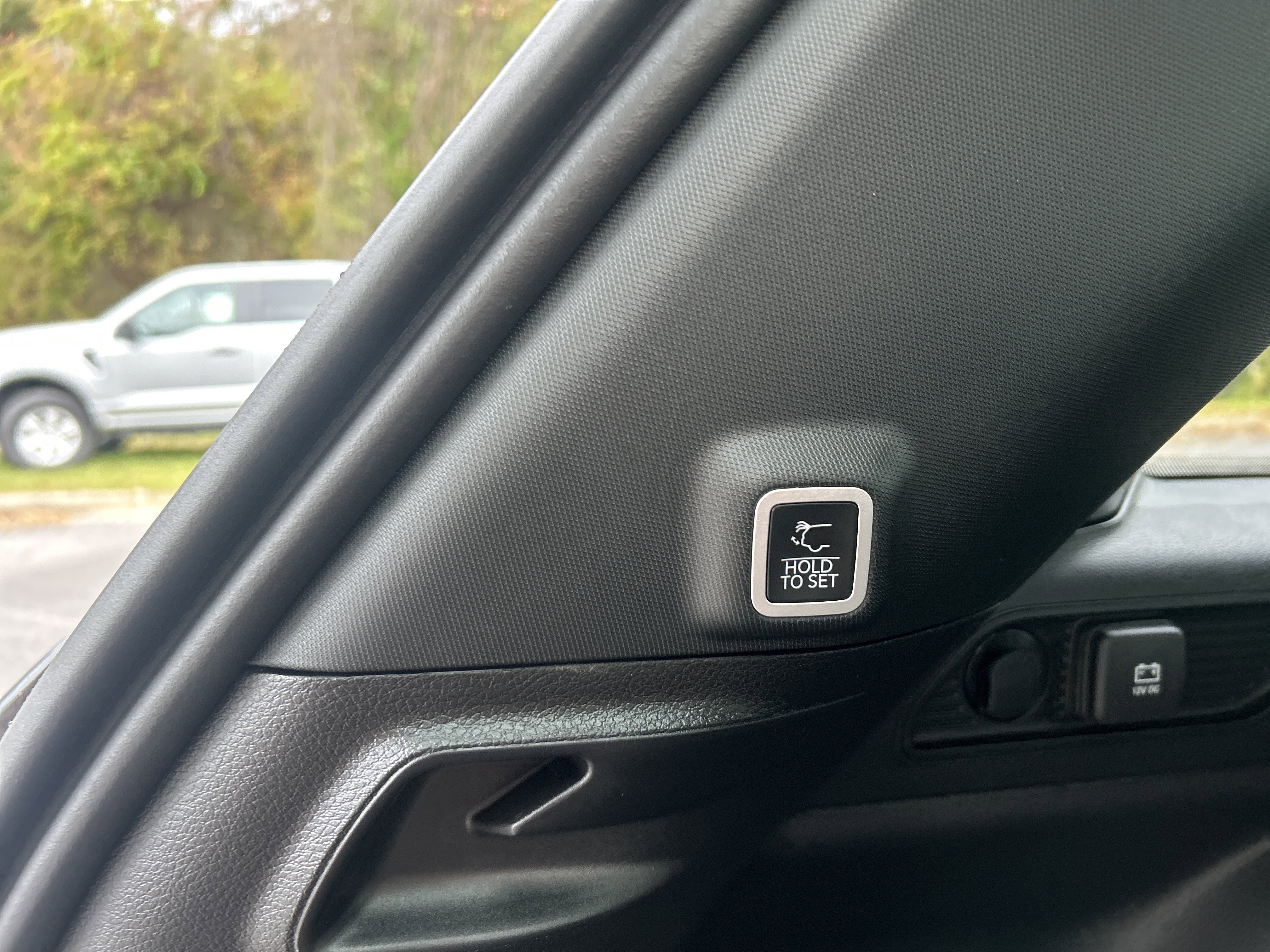 New 2025 Jeep Grand Cherokee Altitude image 8