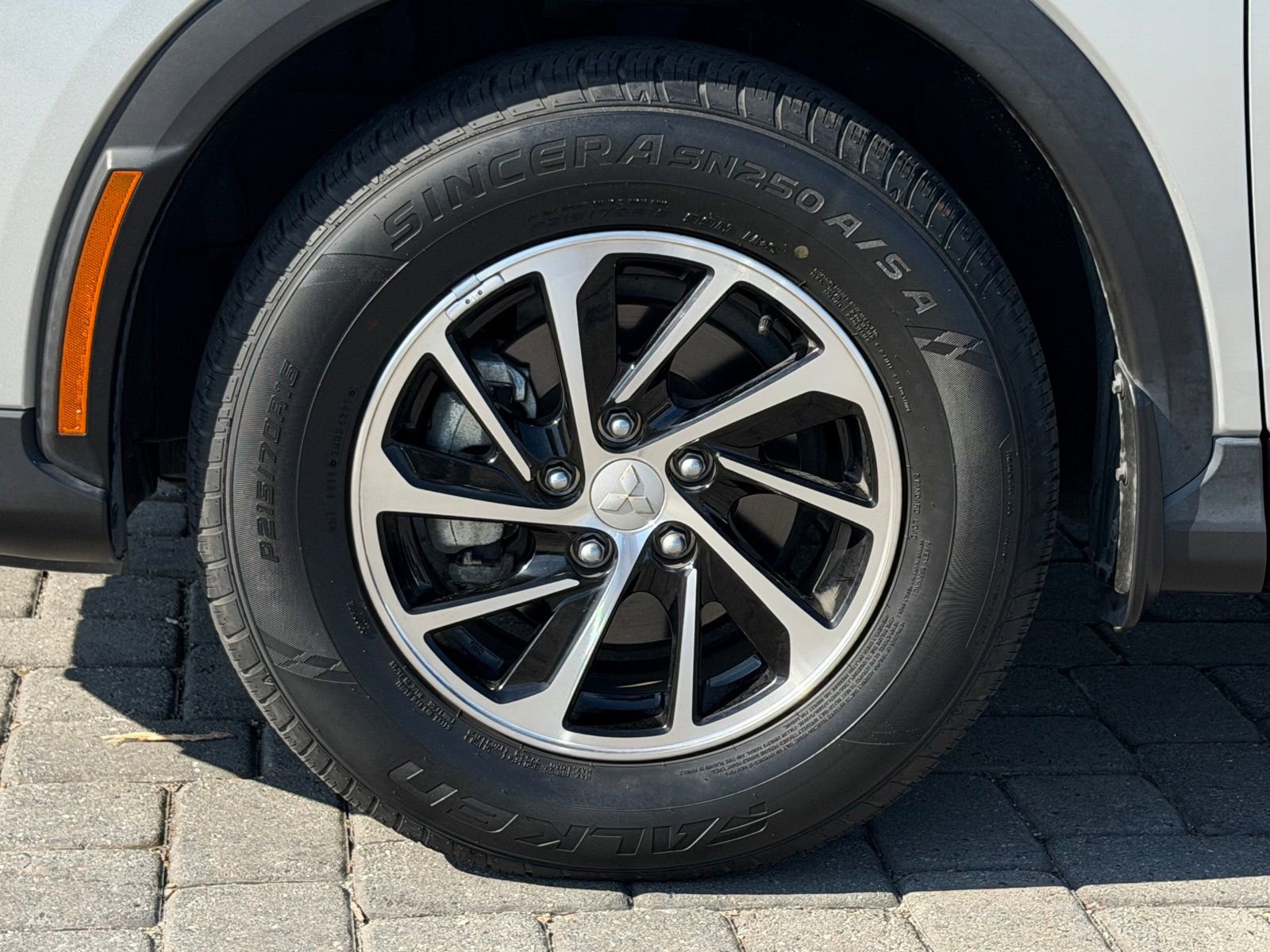 Used 2022 Mitsubishi Eclipse Cross ES image 12