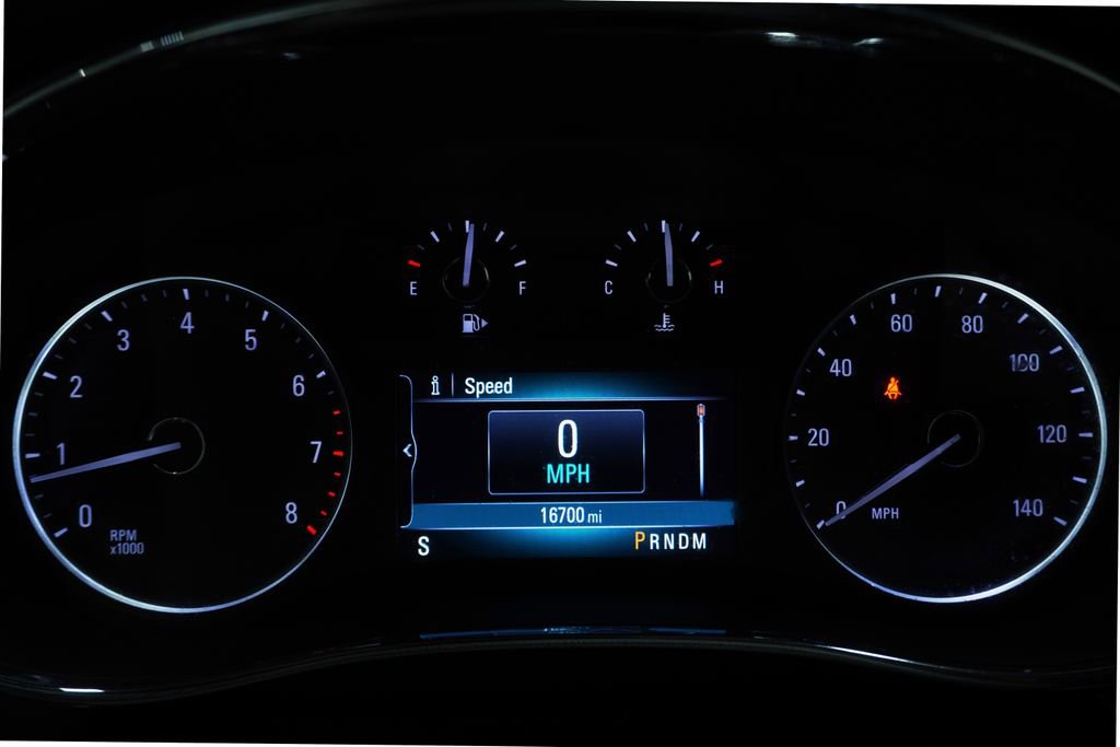 Used 2022 Buick Encore Preferred AWD/4WD image 22