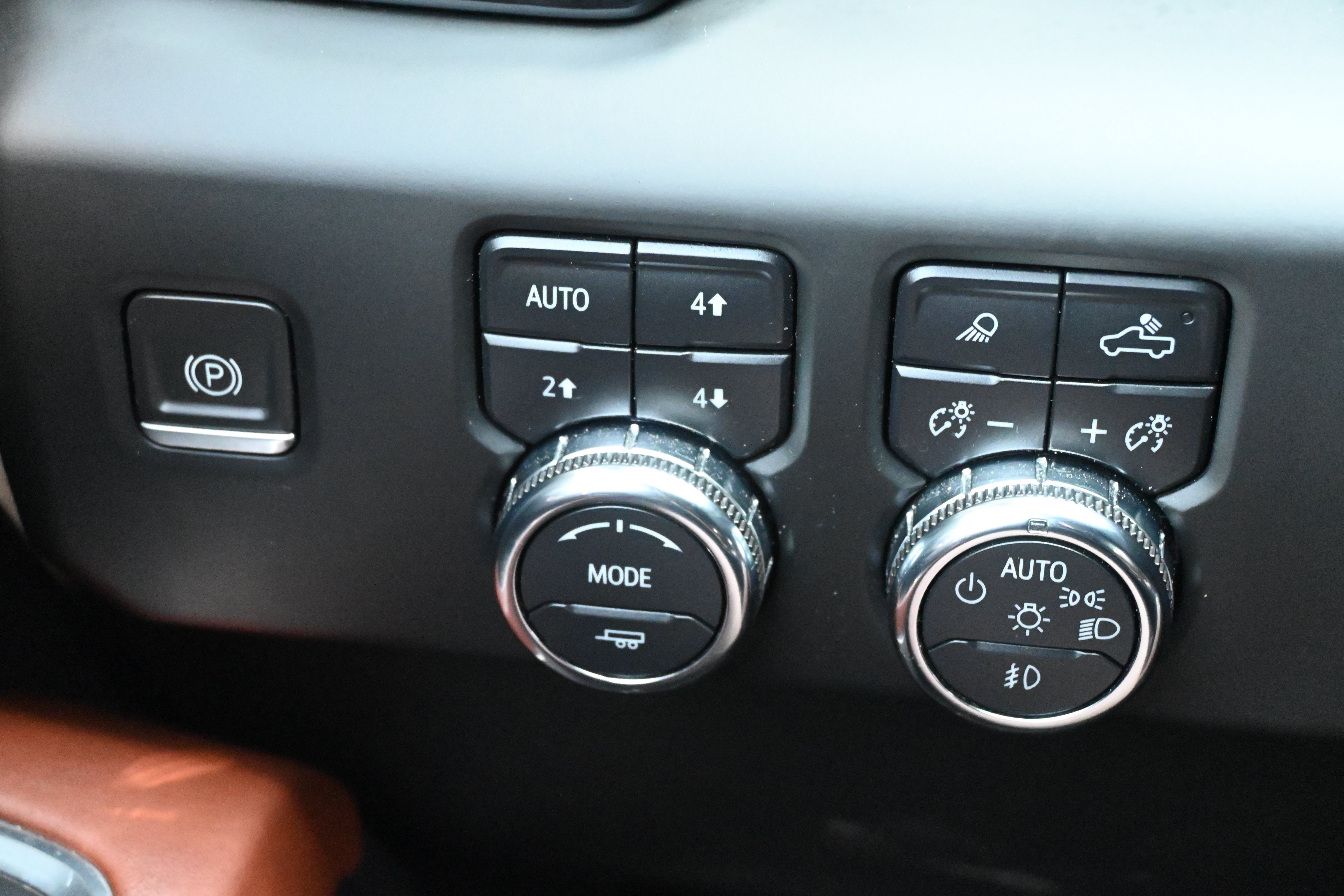 Used 2024 GMC Sierra 3500 Denali Ultimate AWD/4WD image 29