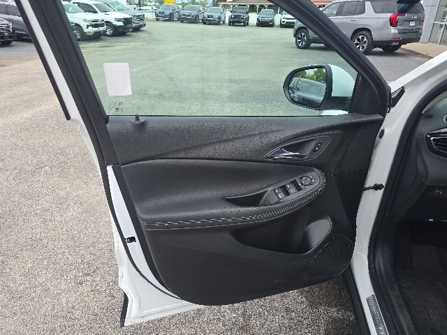 Used 2023 Buick Encore GX Preferred w/ Cold Weather Comfort Package AWD/4WD image 11