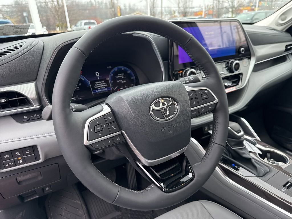 New 2026 Toyota Highlander Platinum image 21