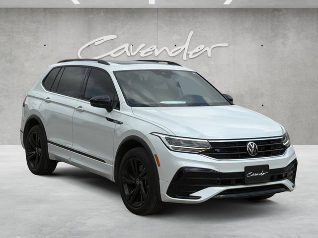 Used 2023 Volkswagen Tiguan SE R-Line FWD image 2
