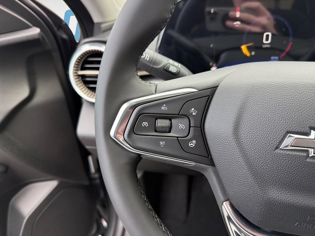 New 2026 Chevrolet Trax ACTIV w/ Sunroof Package FWD image 18