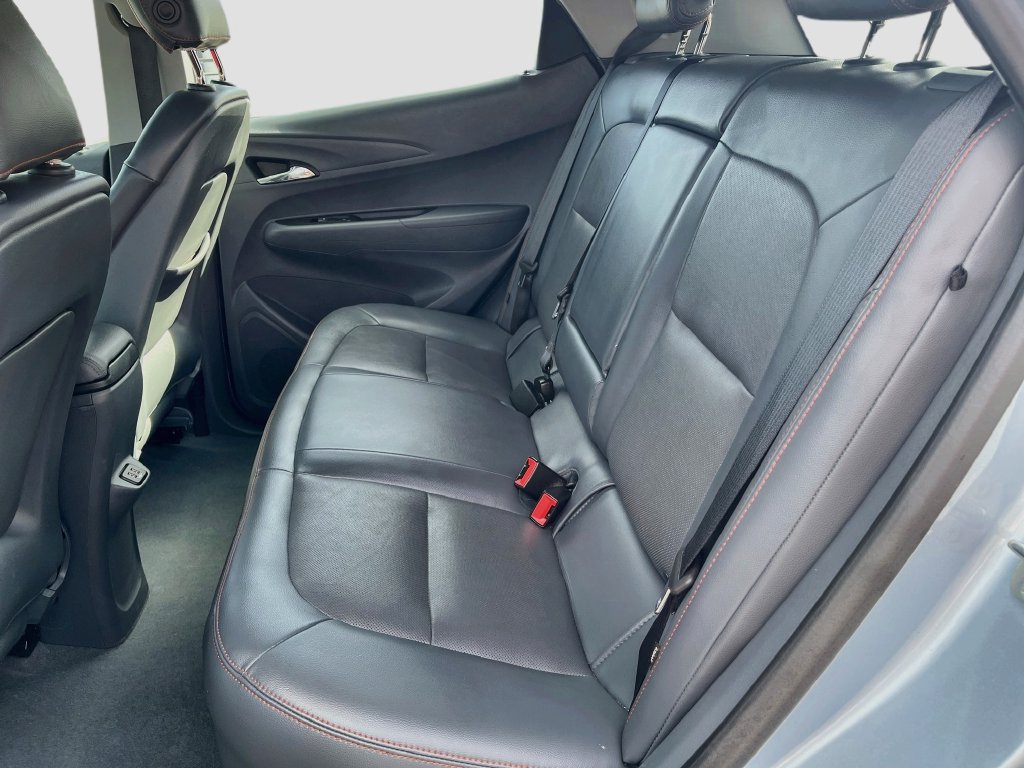 Used 2018 Chevrolet Bolt Premier w/ Driver Confidence II Package FWD image 25