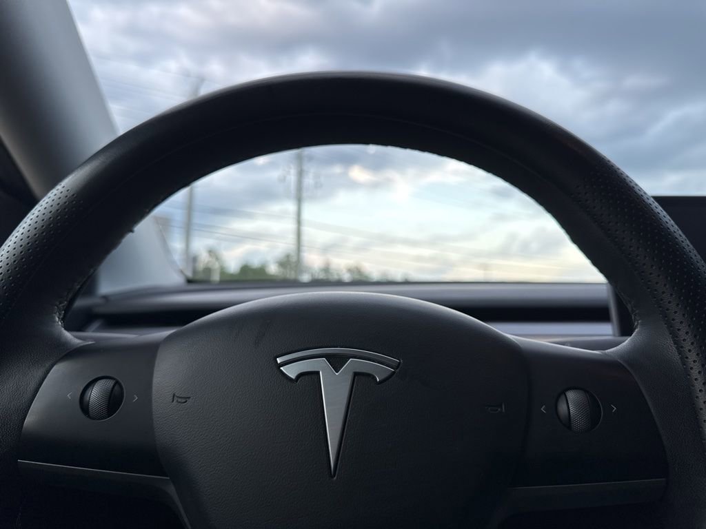 Used 2021 Tesla Model Y Long Range AWD/4WD image 23