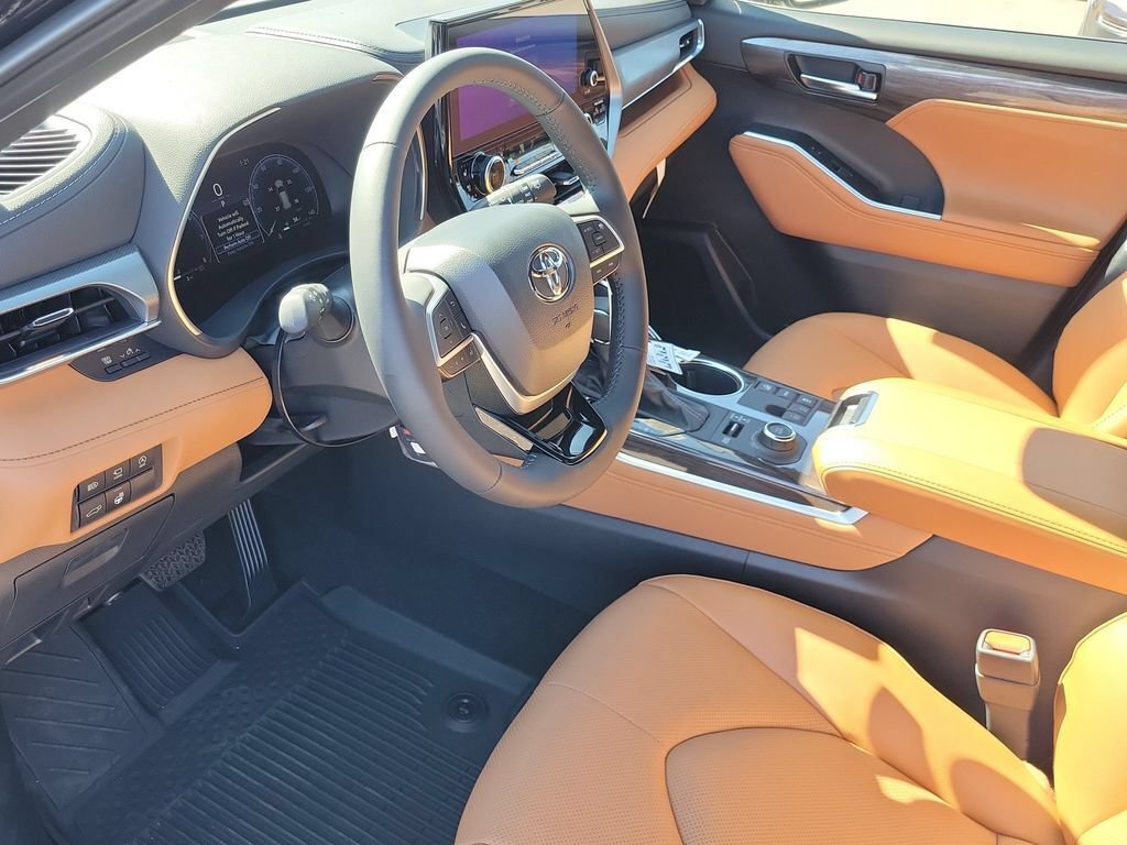 New 2026 Toyota Highlander Platinum AWD/4WD image 19