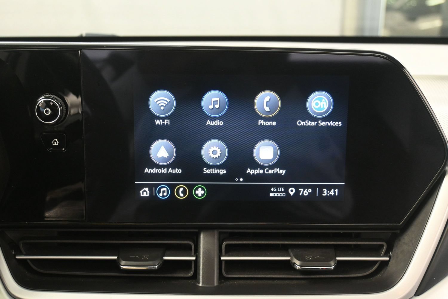 Used 2025 Chevrolet Trax RS w/ Sunroof Package FWD image 26