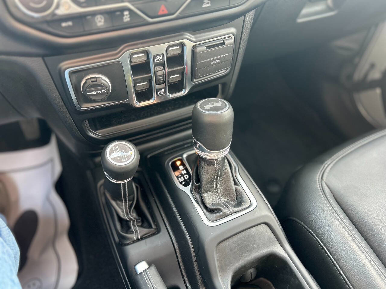 Used 2022 Jeep Wrangler Unlimited Sahara w/ Cold Weather Group image 12