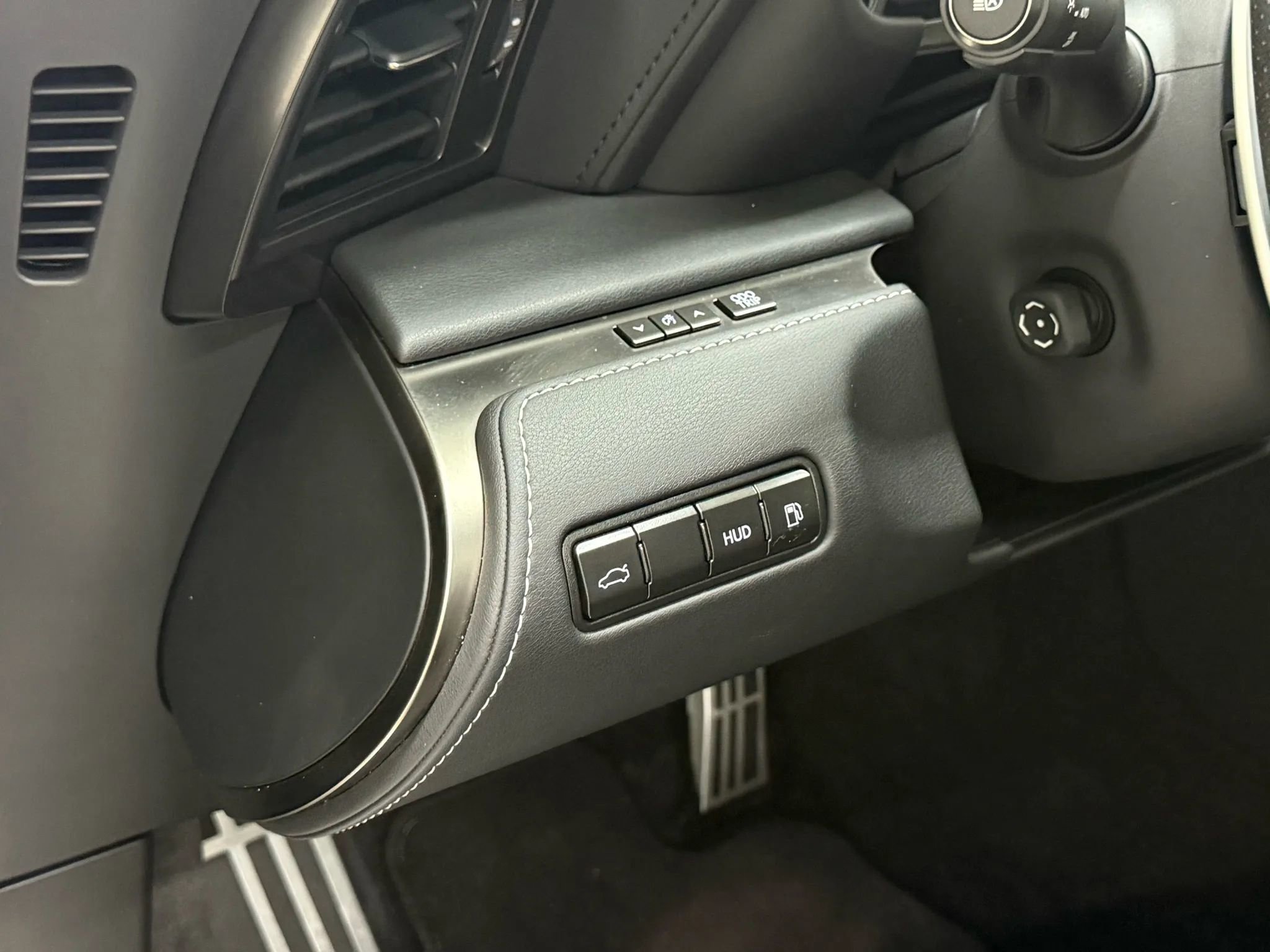 Used 2021 Lexus LC 500 Coupe w/ Touring Package image 19