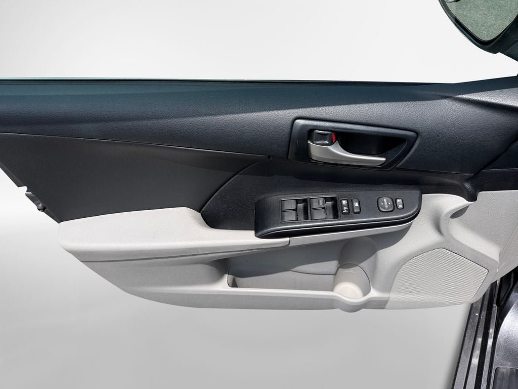 Used 2013 Toyota Camry LE FWD image 17