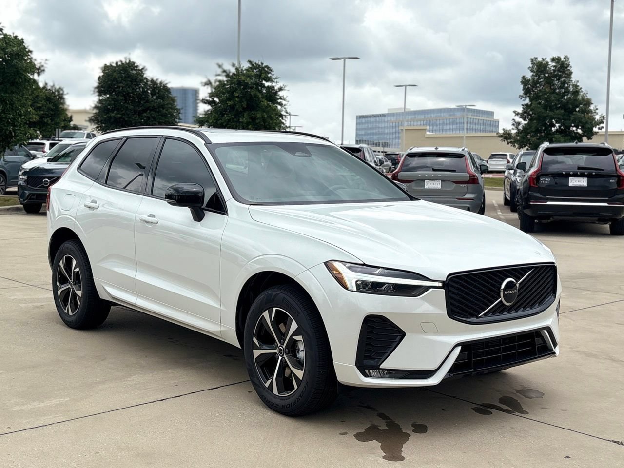 New 2026 Volvo XC60 B5 Core AWD/4WD image 3