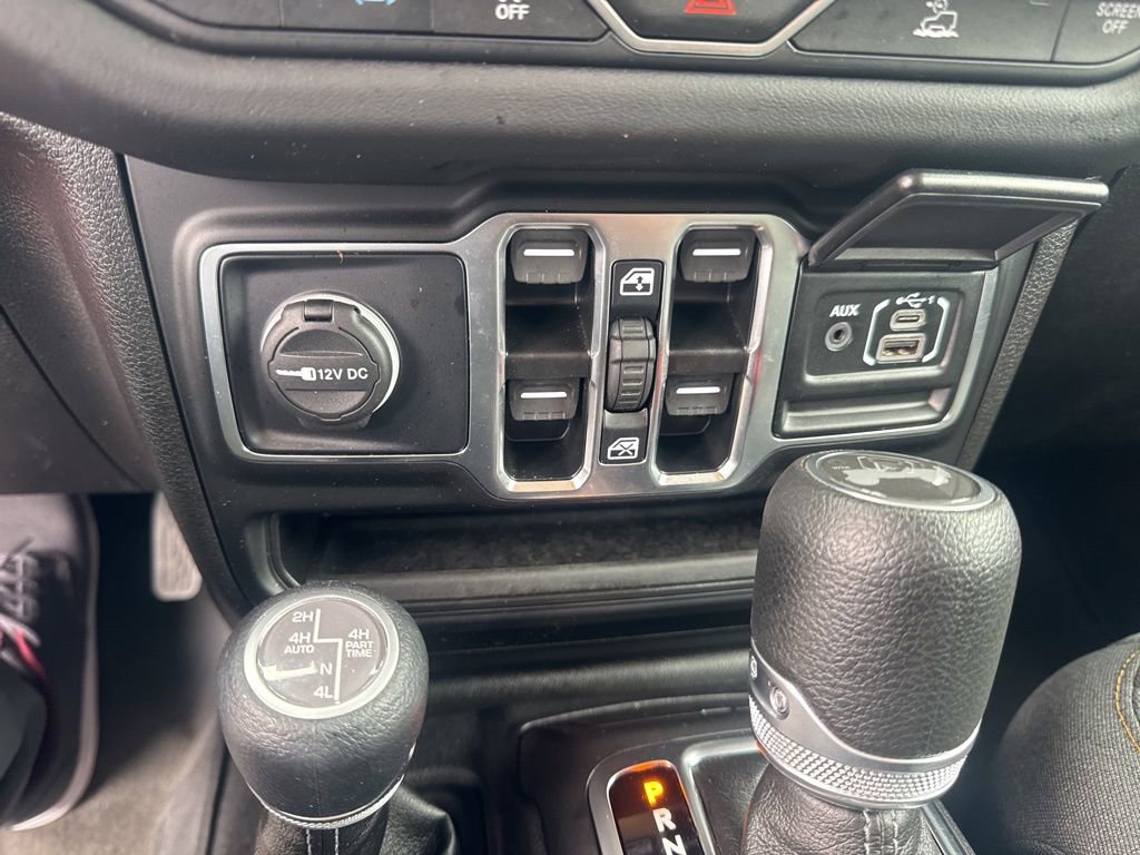 Used 2025 Jeep Wrangler Sahara 4xe image 17