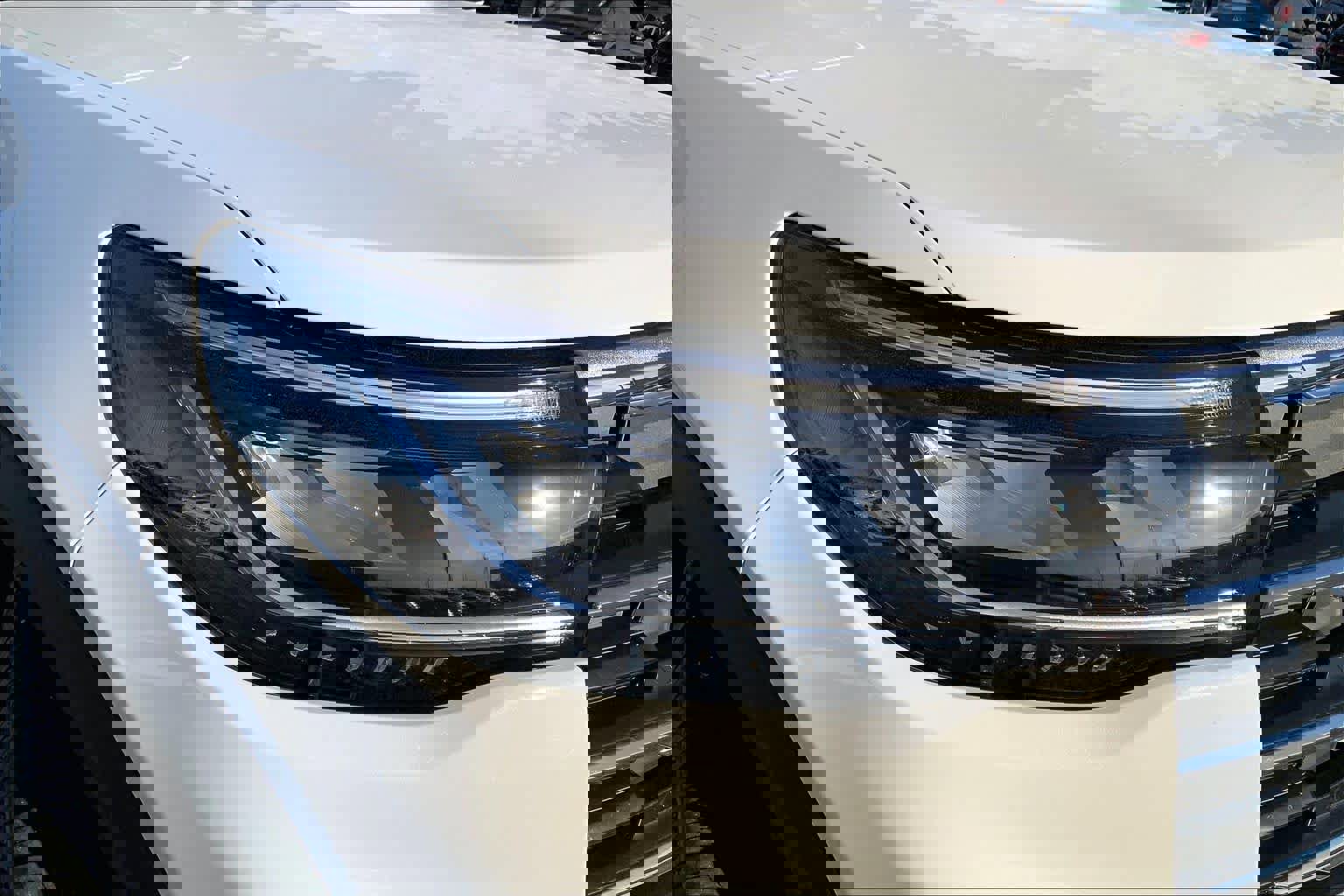 Used 2025 Ford Explorer Active w/ Active Comfort Package image 25