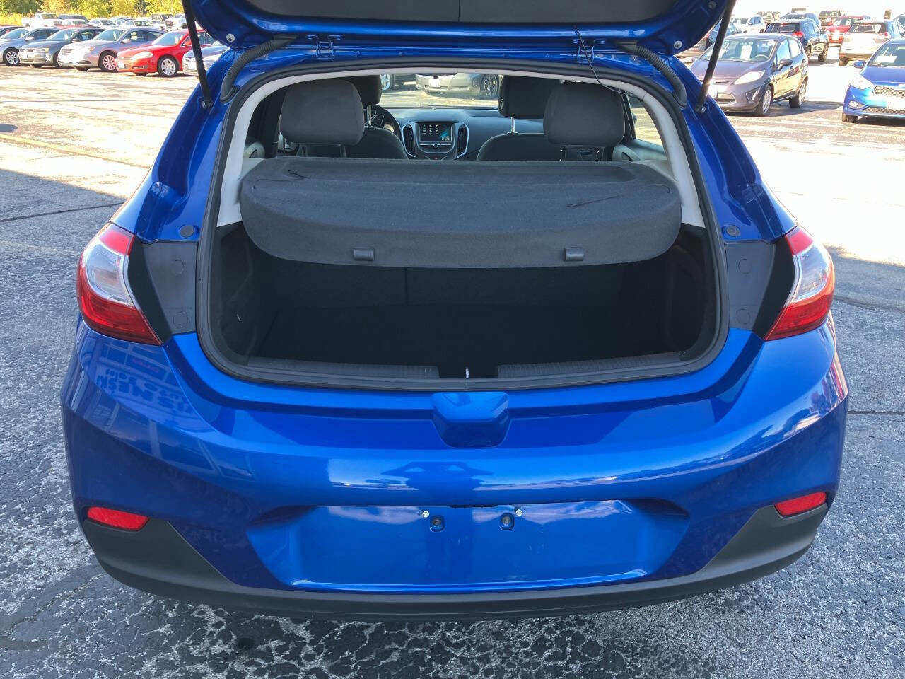 Used 2017 Chevrolet Cruze LT w/ Convenience Package image 21