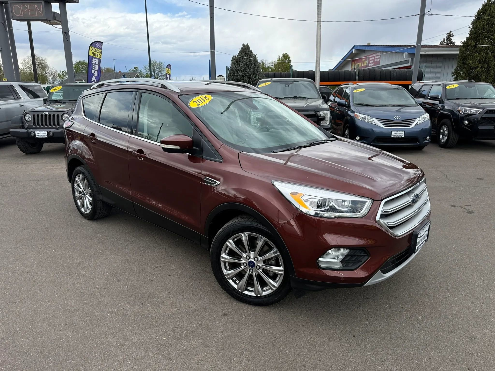 Used 2018 Ford Escape Titanium image 3