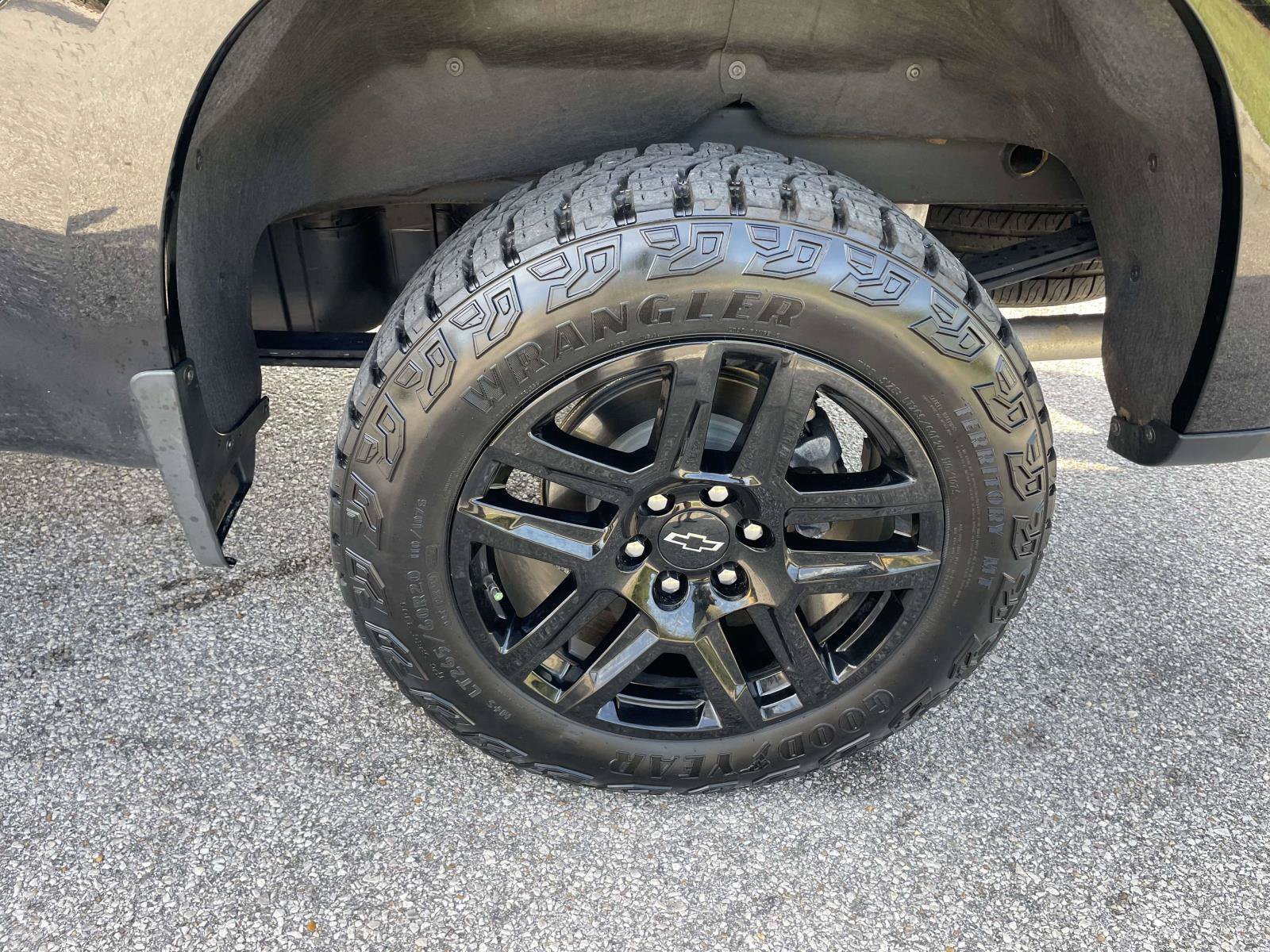 Used 2023 Chevrolet Silverado 1500 LT Trail Boss w/ LT Trail Boss Premium Package AWD/4WD image 9