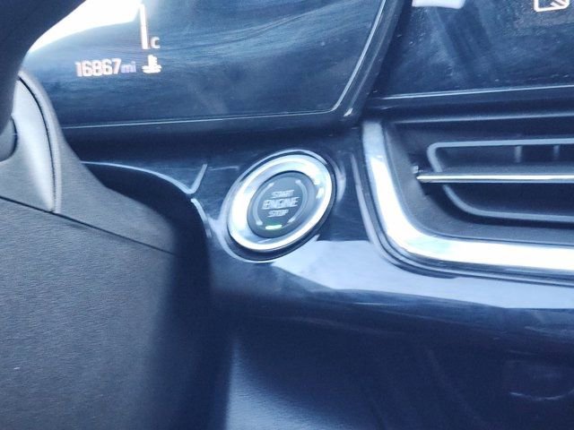 Used 2025 Chevrolet Trax RS w/ Sunroof Package image 8