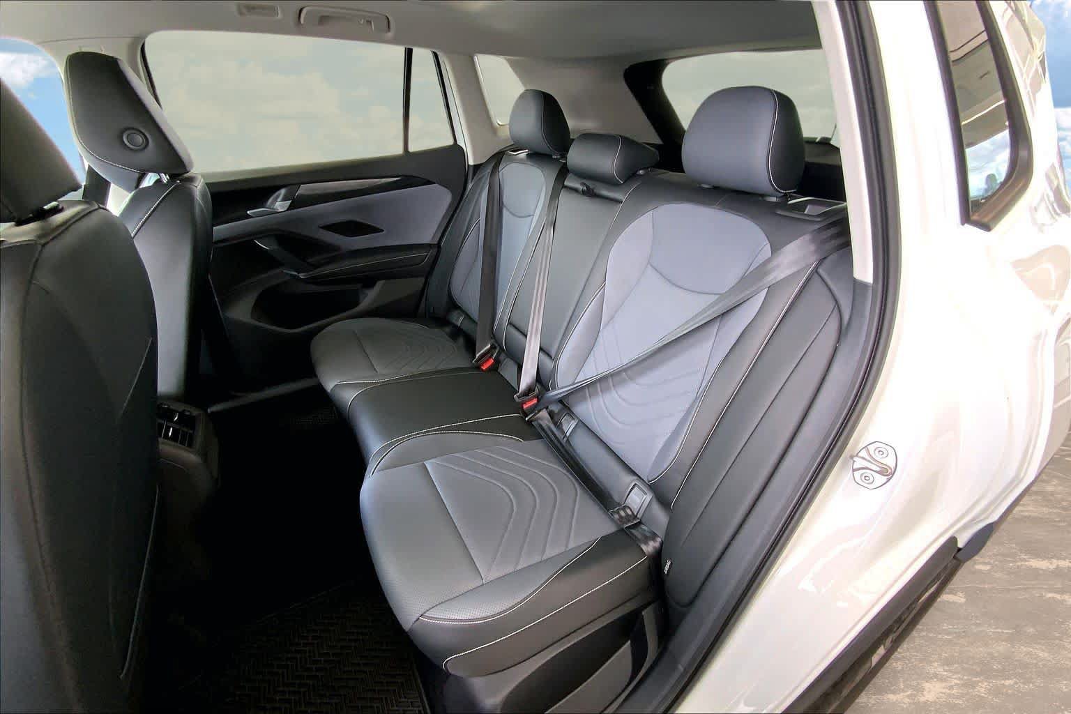 Certified 2026 Volkswagen Tiguan SE FWD image 29