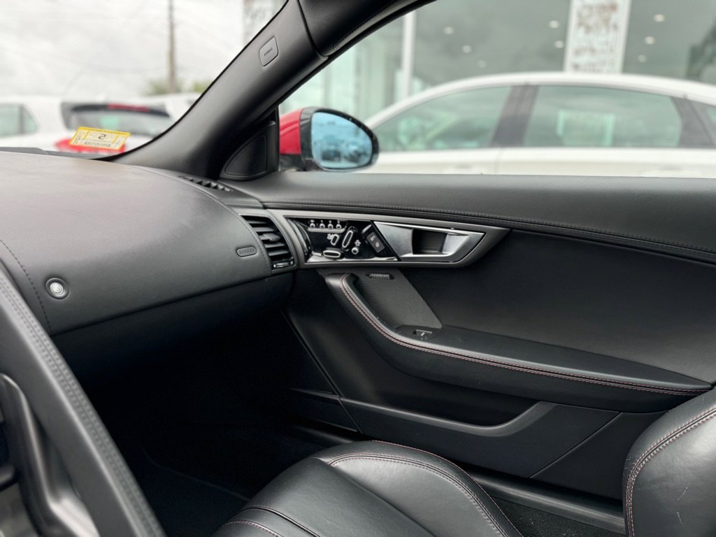 Used 2016 Jaguar F-TYPE S image 18