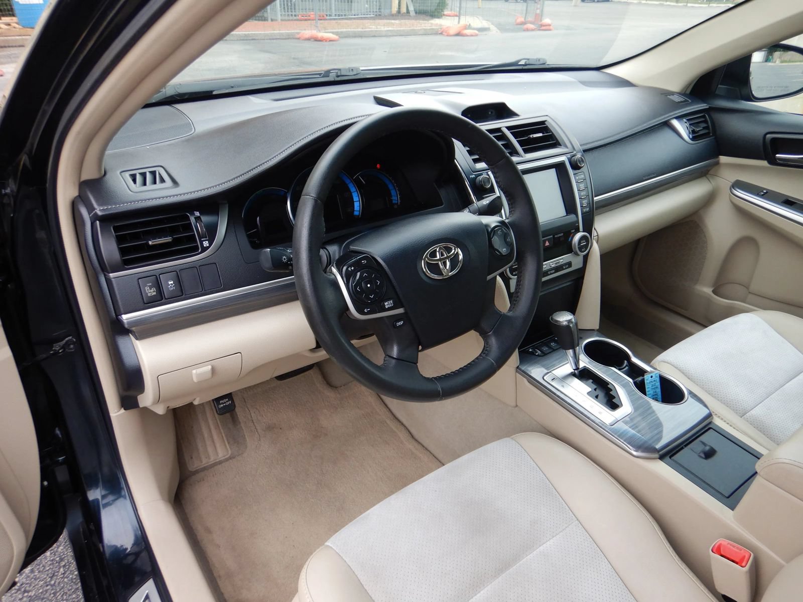 Used 2012 Toyota Camry XLE w/ Leather Pkg FWD image 13
