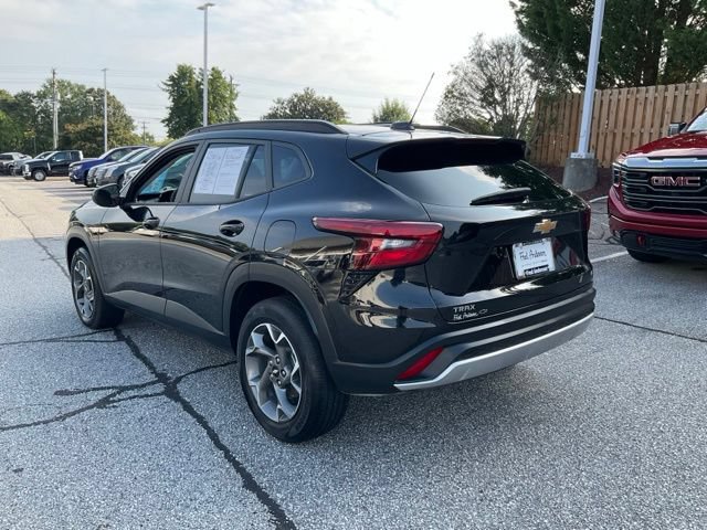 Used 2026 Chevrolet Trax LT FWD image 20