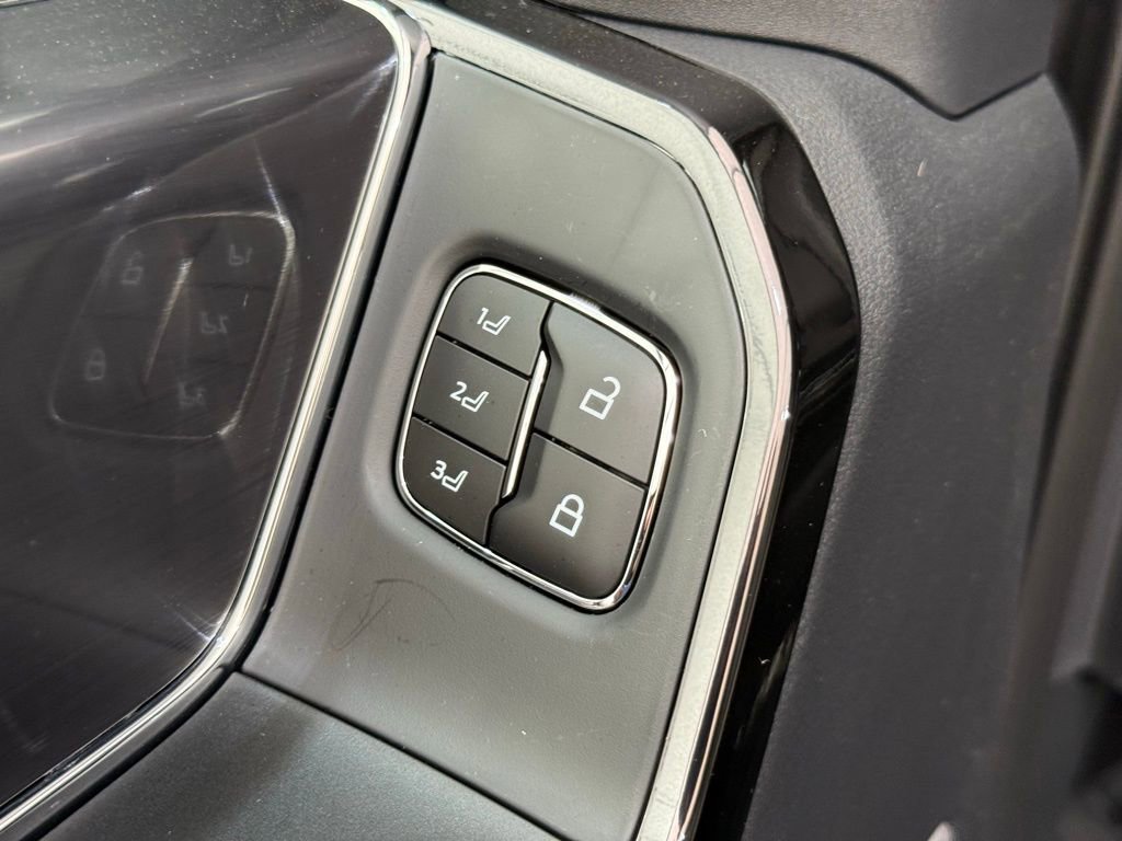 New 2025 Ford F150 Lightning Platinum image 31