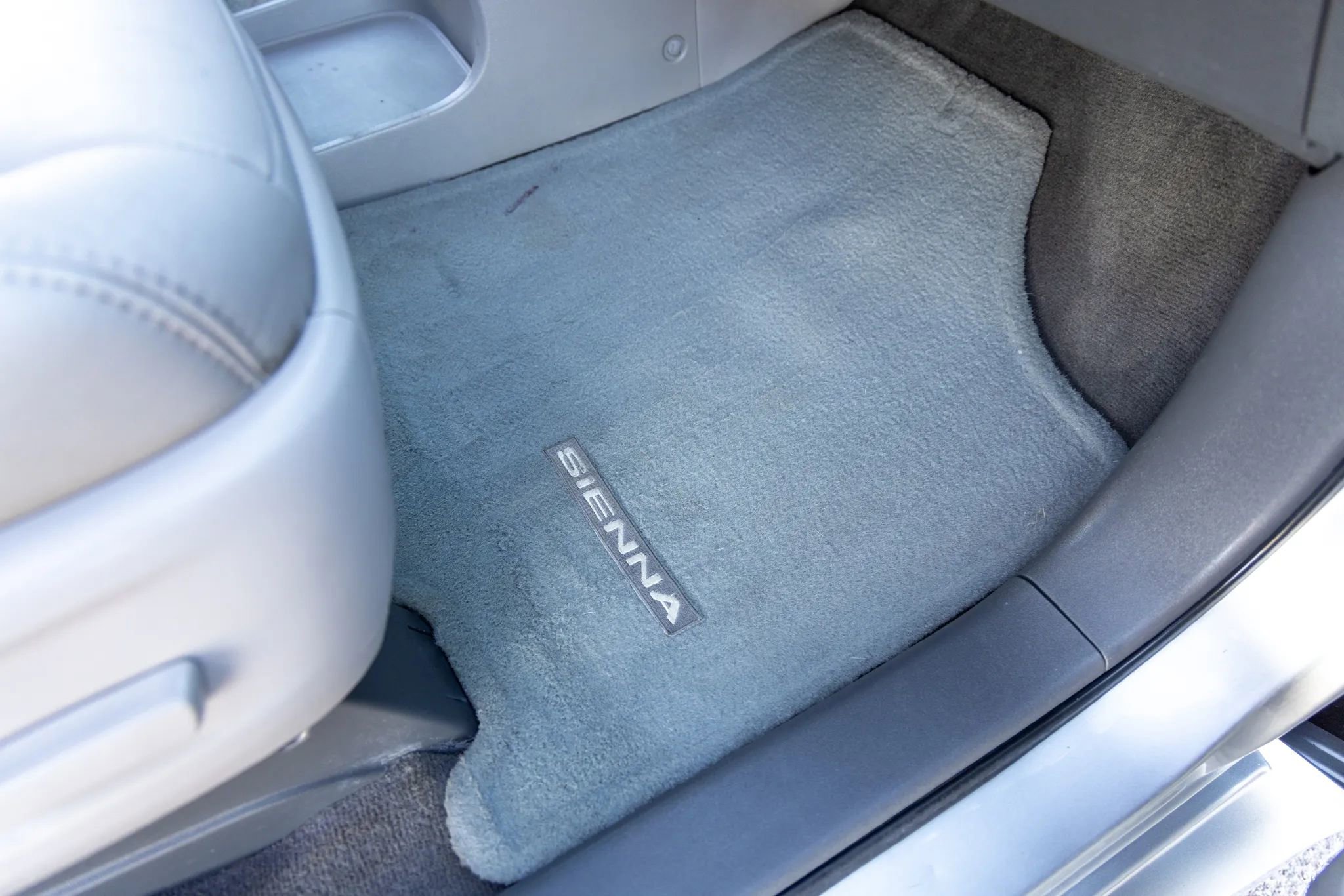 Used 2018 Toyota Sienna XLE image 31